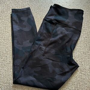 GAP Fit high rise Camo Leggings